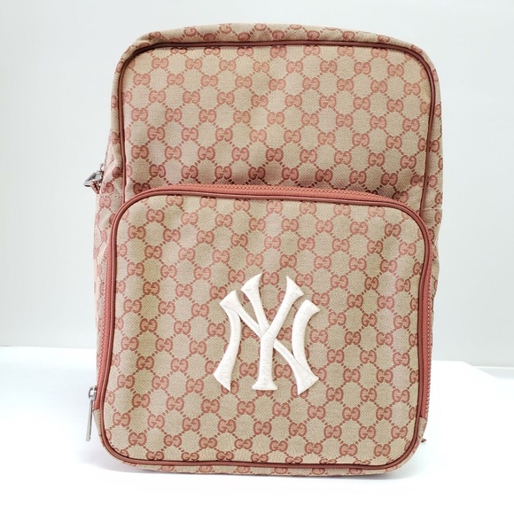 Gucci Other - Gucci GG Supreme Backpack - Beige